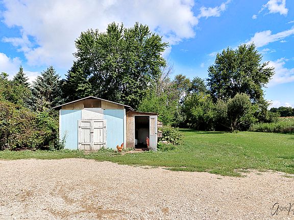 Chicken Coop-Ready To Go!