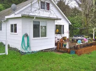 13992 Ocean View Dr, Smith River, CA 95567