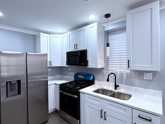 4th image of 2233 S Spaulding Ave #1