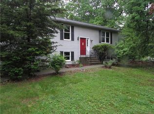 56 Heinsman Ln, Wallkill, NY 12589