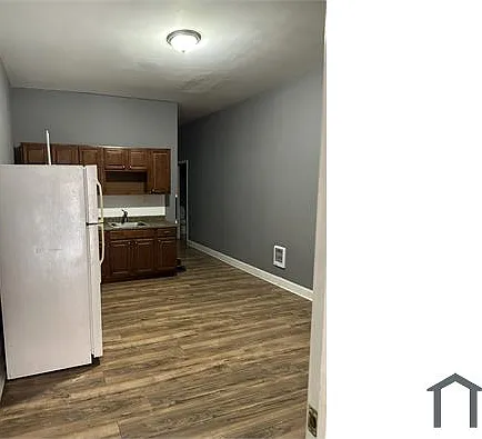 1227 W Russell St #2 — Photo 5