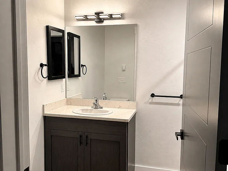 105 Colorado Ave #201 — Photo 23