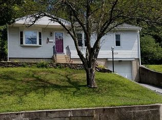 136 Pilgrim Ave, Coventry, RI 02816