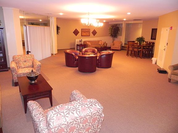 4th image of 120 Lakeview Dr APT 108