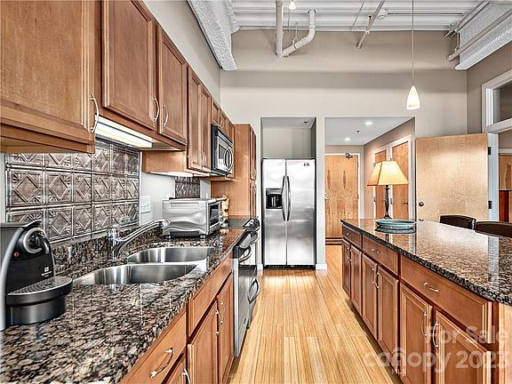 3rd image of 12 S Lexington Ave Unit 204