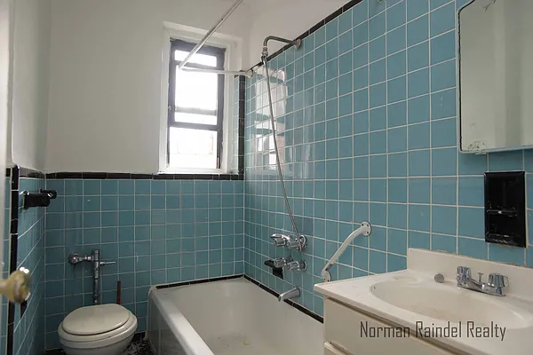 Rented by Norman Raindel, LREB | media 51