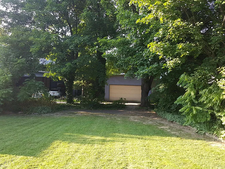 912 Alder St — Photo 10