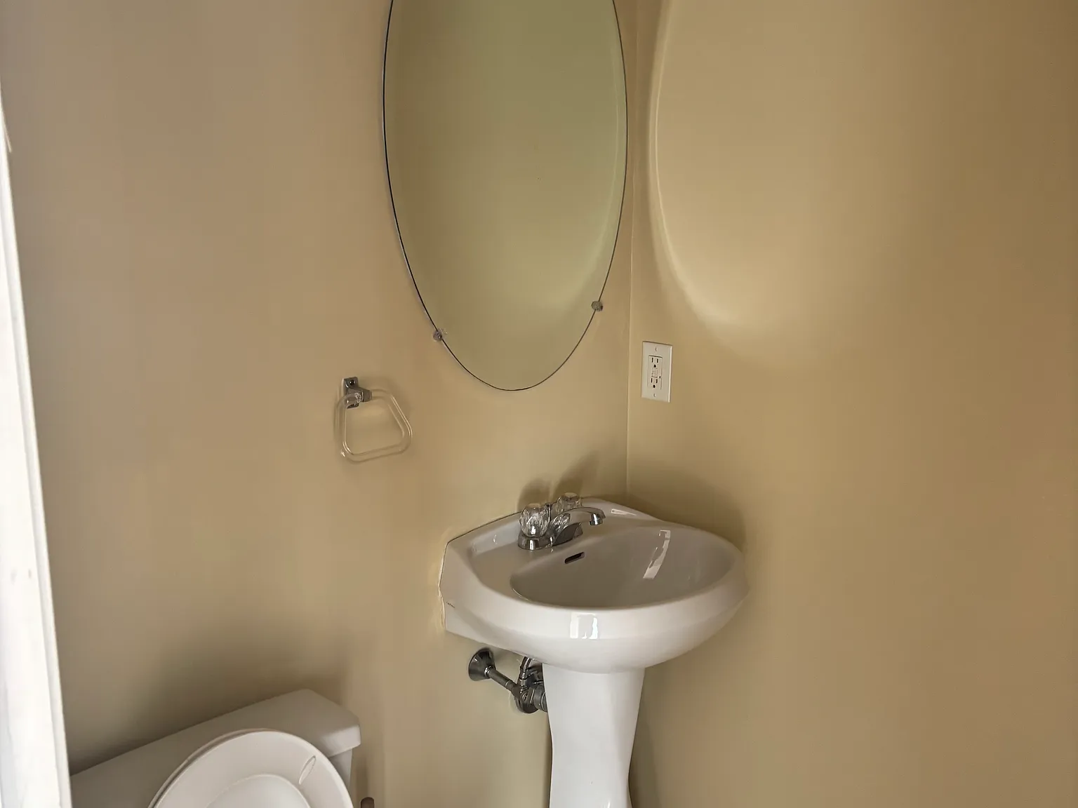 2 bed, 1.5 bath, 1058 sqft, $2,000 — Photo 4