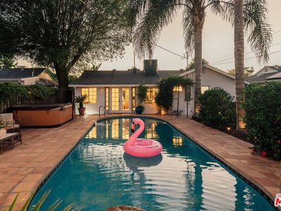 7520 White Oak Ave, Van Nuys, CA, 91406