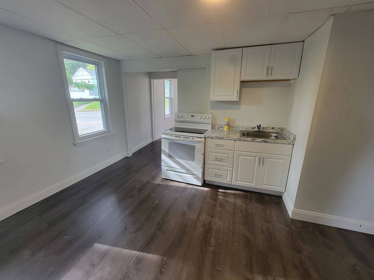 1 bed, 500 sqft, $1,400 — Photo 2
