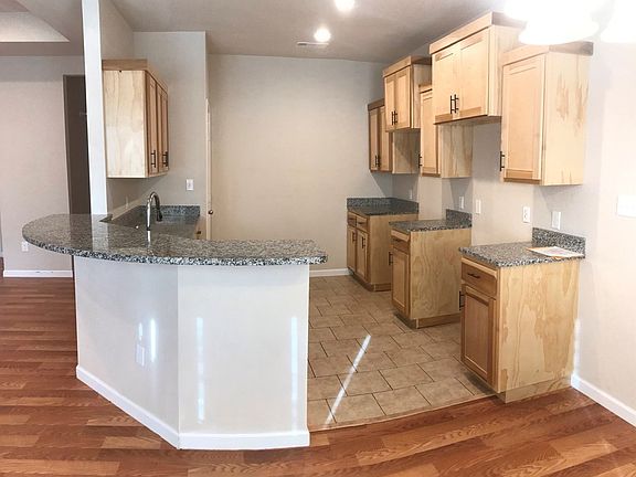 5th image of 3224 Walnut Ave
