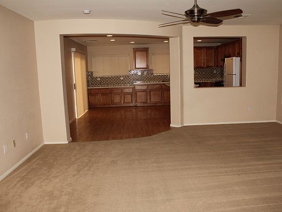 3rd image of 8045 Dutch Villas St