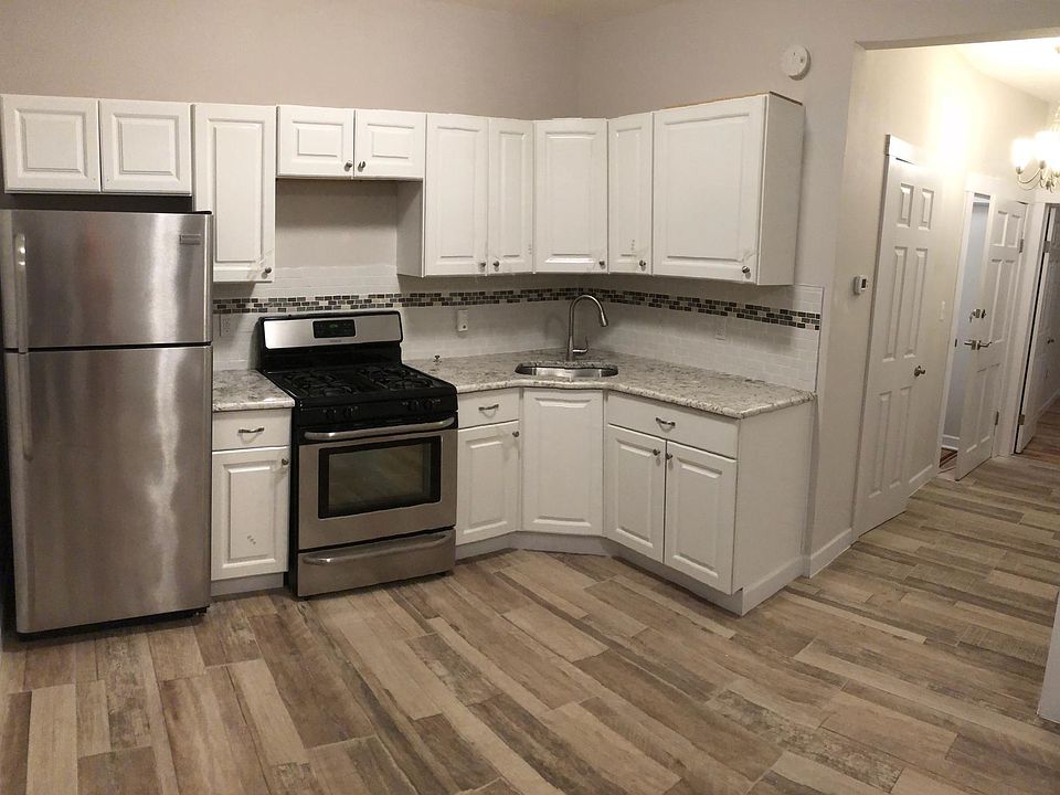 1st image of 270 Kingsland Ave