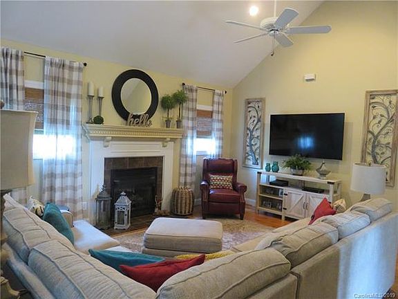 4th image of 104 Greene Hill Dr