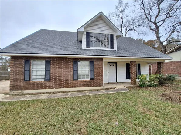 103 Camellia Ln, Pineville, LA 71360