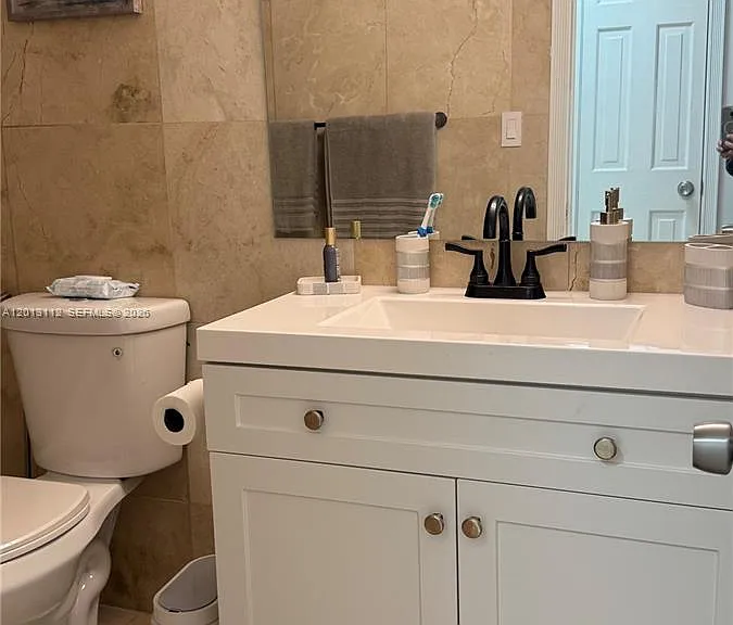 5555 Collins Ave #14E — Photo 10