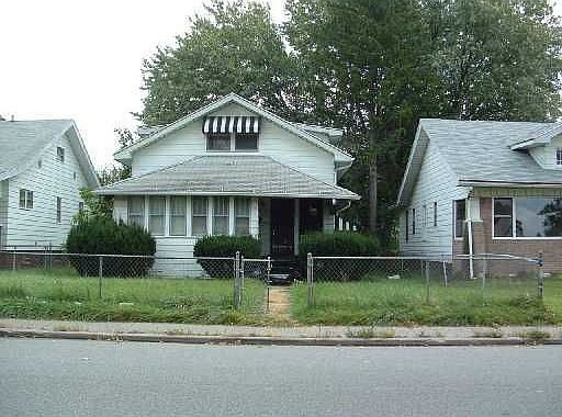 1st image of 754 N Olive St
