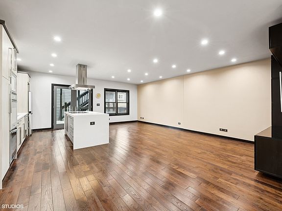 2nd image of 5746 N Washtenaw Ave #1