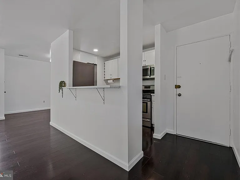 7170 Donnell Pl #C1 — Photo 20