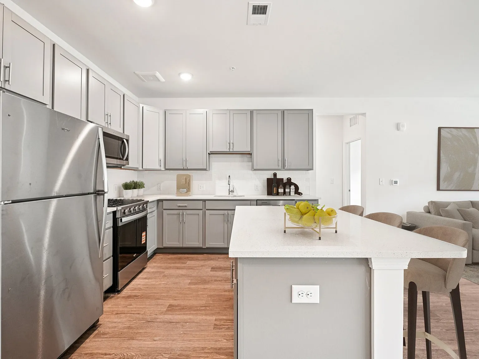 Laurel Green Apartments — Photo 3
