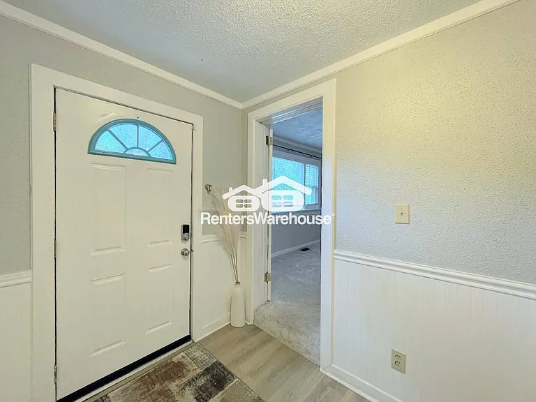 8455 Radnor Rd — Photo 5