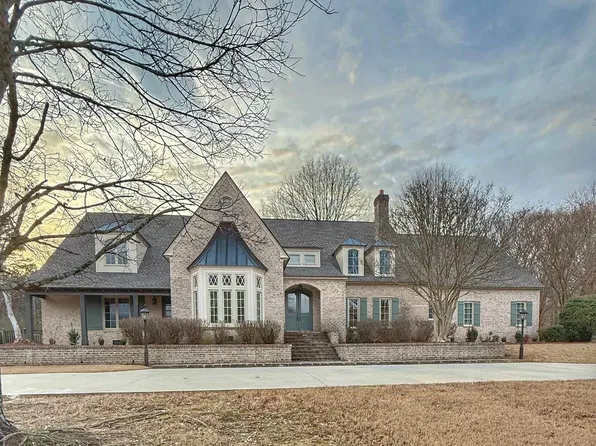 225 Briarwood Cir, Athens, AL 35613