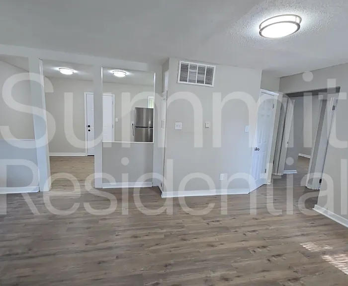 3911 Oakley Ave — Photo 5