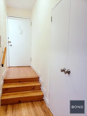 Rented by Bond New York | media 23