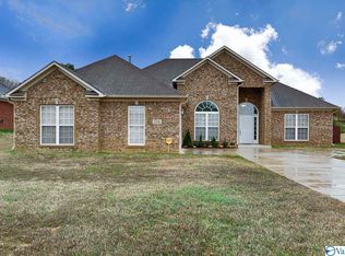106 Appleberry Ln, Harvest, AL 35749