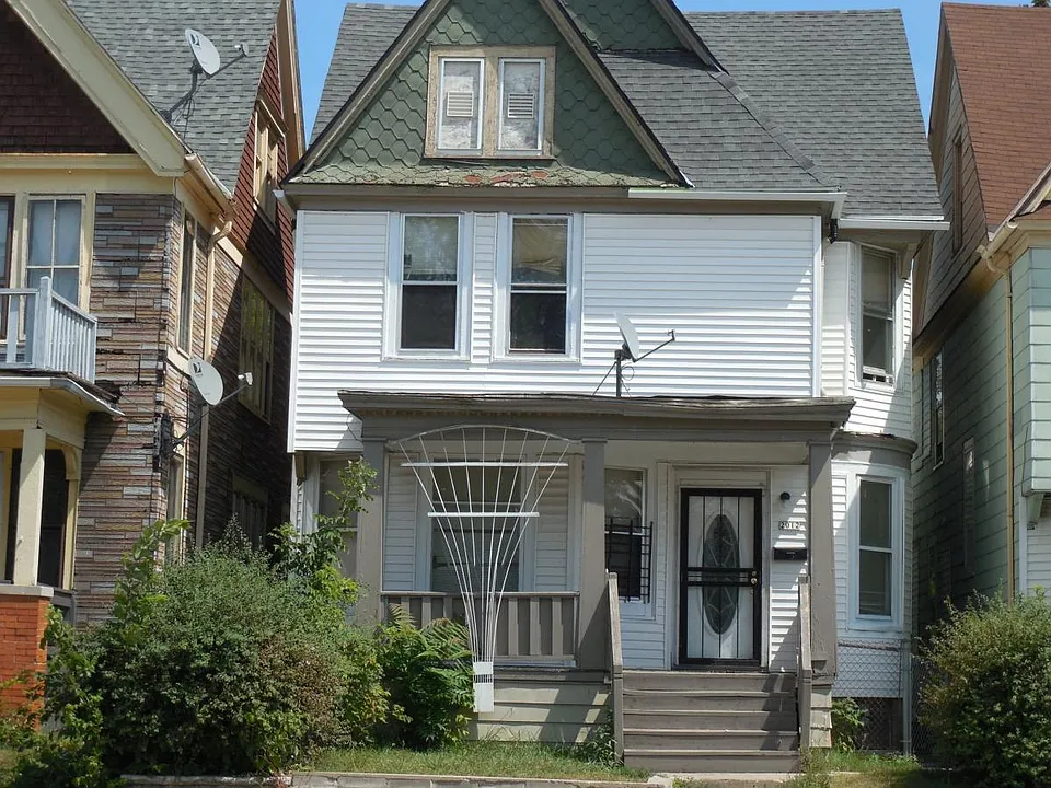 2012 N 35th St