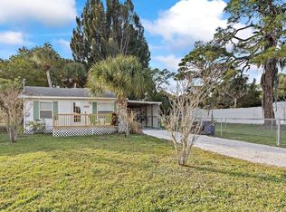425 Pennsylvania Ave, Osprey, FL 34229