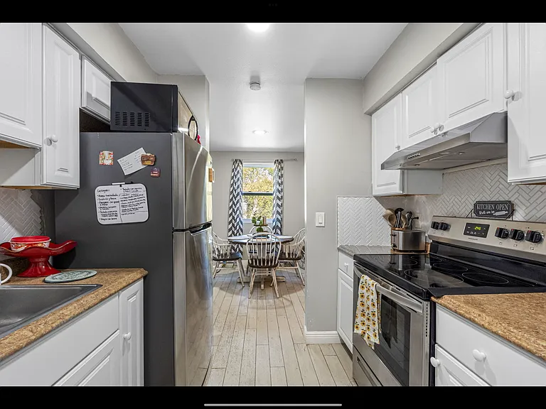 9007 Westchester Cir #B — Photo 10