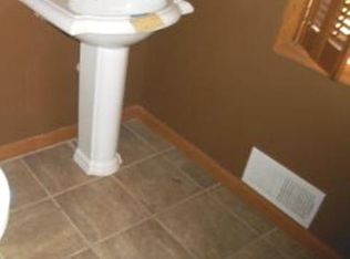 9525 Rich Rd, Bloomington, MN 55437