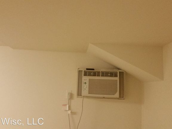 5th image of 3222 Wisconsin Ave NW APT B1