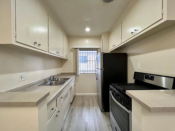 4th image of 1006 N Hudson Ave APT 7