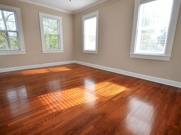 2nd image of 2104 W Hills Ave APT 305