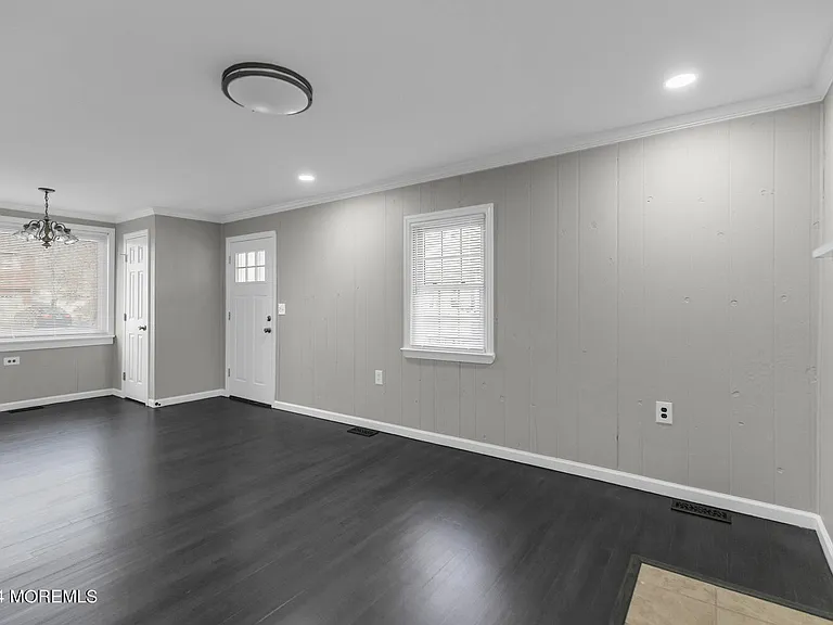717 Harmony Rd — Photo 11