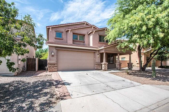 5 bed, 3.0 bath, 2699 sqft, $1,950 — Photo 2