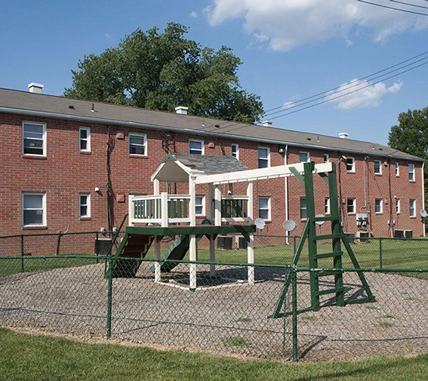 Frederick Greenes Apartments — Photo 2