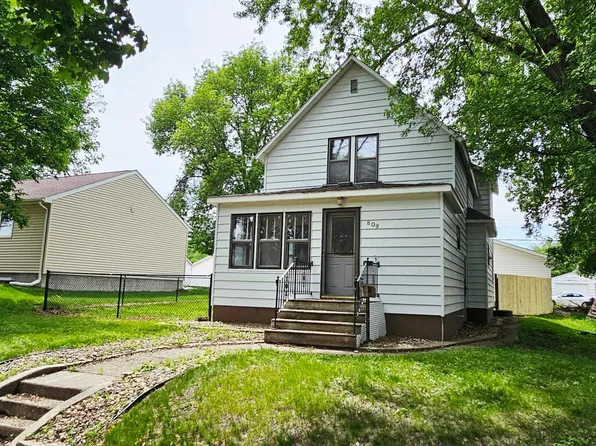 809 N 7th St, Montevideo, MN 56265