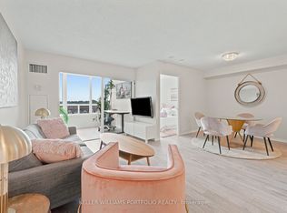 135 Hillcrest Ave #605, Mississauga, ON L5B 4B1