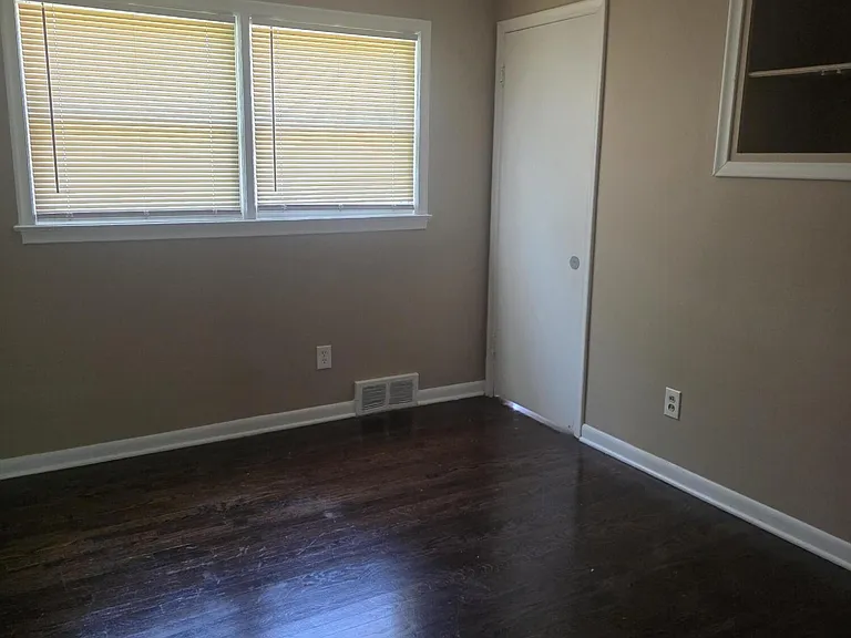 24051 Geneva St — Photo 15
