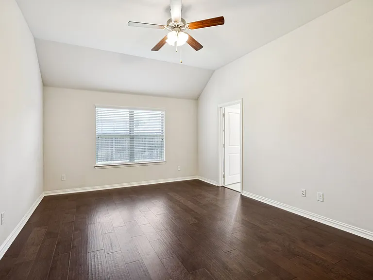 2317 Houston Dr — Photo 23