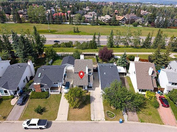 4th image of 44 S Strathclair Rise SW