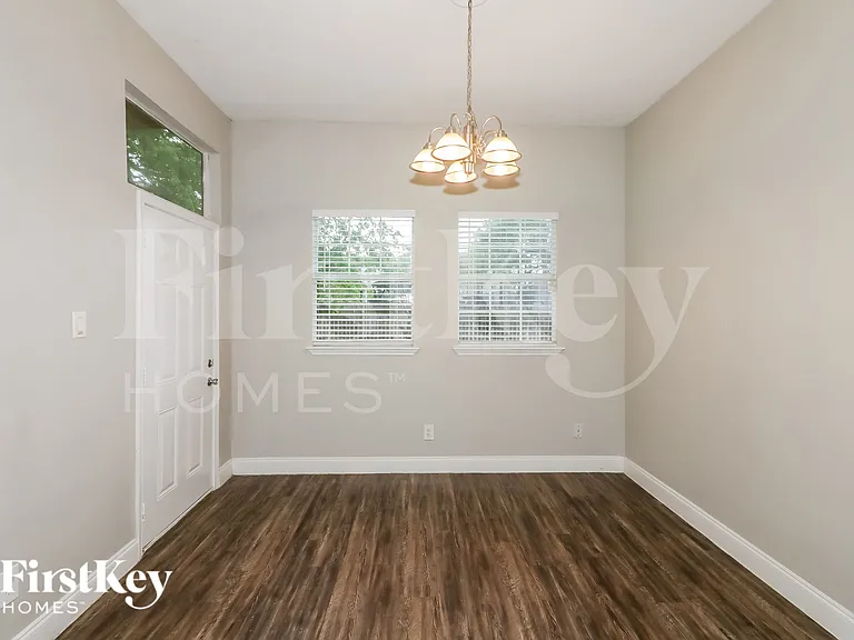 2106 Hazyknoll Ln — Photo 5