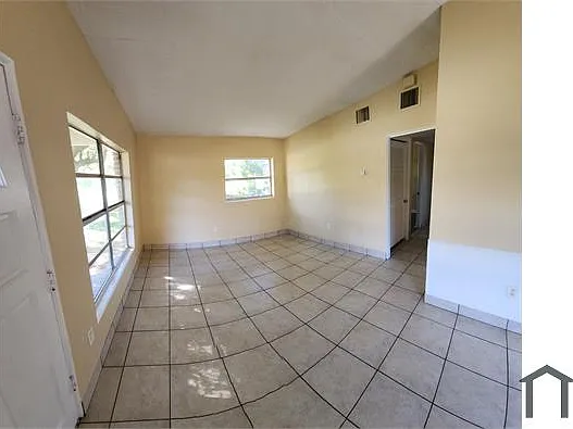 5817 Balboa Dr — Photo 3
