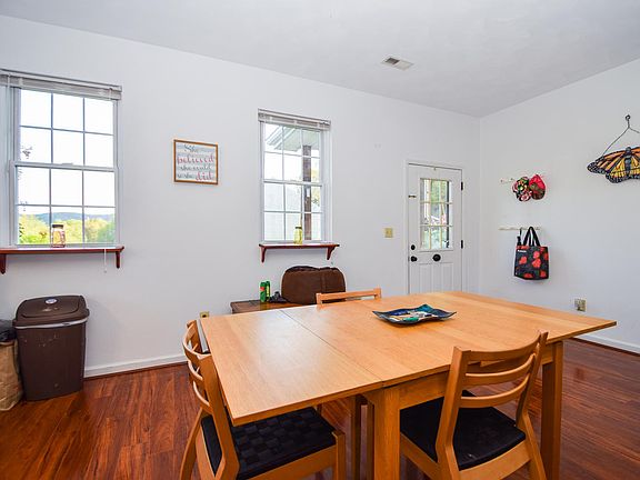 5th image of 3410 Mount Pleasant Blvd