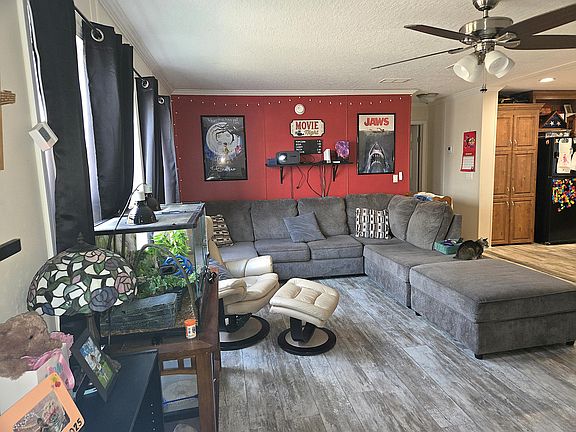 2nd image of 1009 NE 5th Street