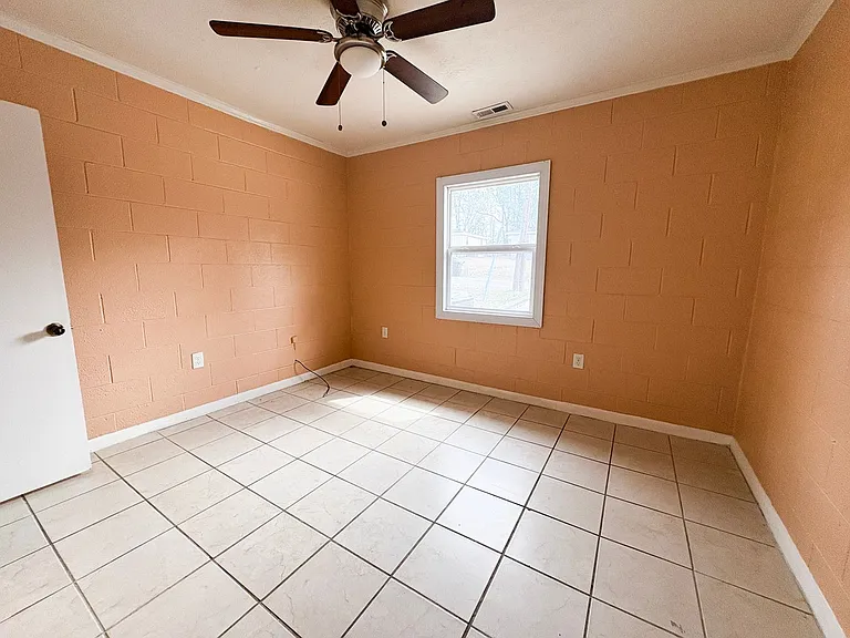 501 Weaver St — Photo 5