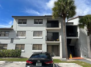 7090 NW 179th St APT 308, Hialeah, FL 33015